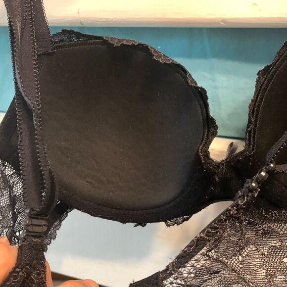Victoria’s Secret | Women’s Black Padded Lace Bra - Picture 7 of 8